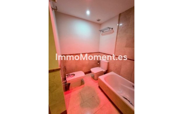 Resale - Apartment - Marbella - Puerto Banús
