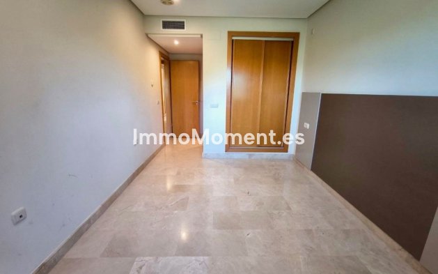 Resale - Apartment - Marbella - Puerto Banús