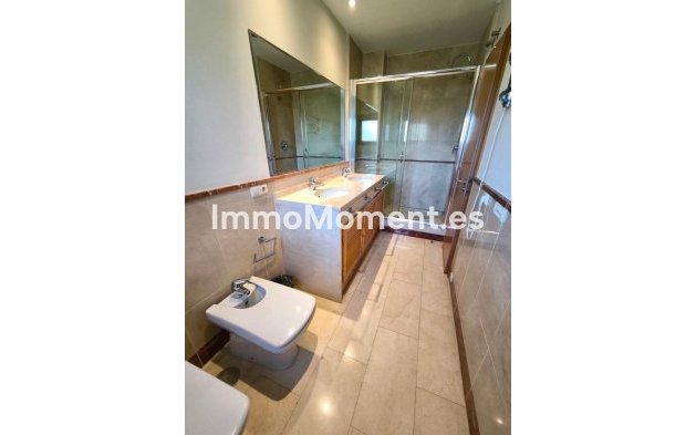 Resale - Apartment - Marbella - Puerto Banús