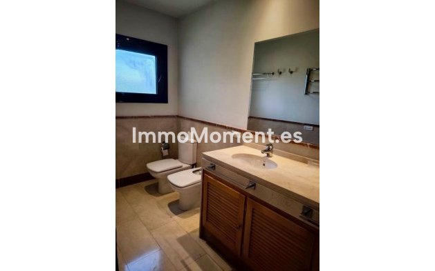 Resale - Apartment - Marbella - Puerto Banús