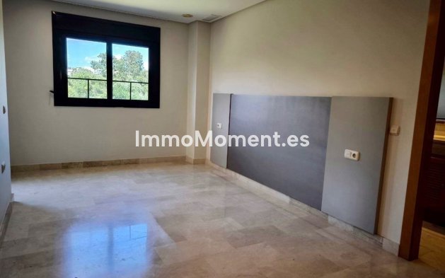 Resale - Apartment - Marbella - Puerto Banús