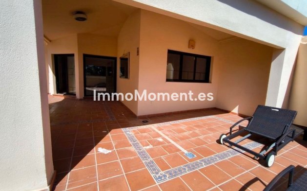 Resale - Apartment - Marbella - Puerto Banús