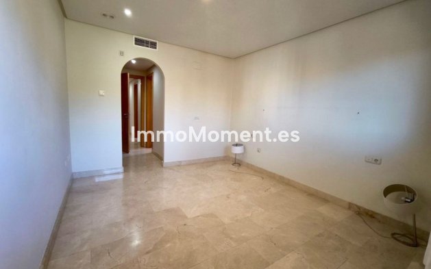 Resale - Apartment - Marbella - Puerto Banús