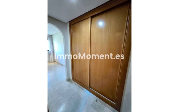Resale - Apartment - Marbella - Puerto Banús