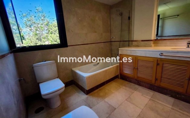 Resale - Apartment - Marbella - Puerto Banús