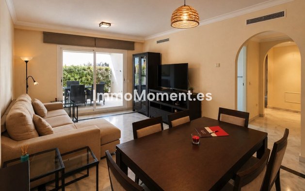 Resale - Apartment - Marbella - Nueva Andalucía