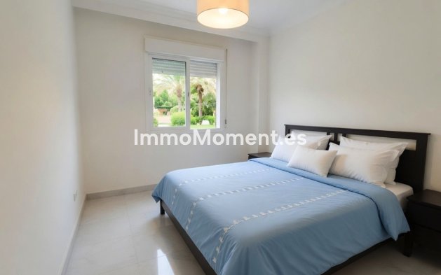 Resale - Apartment - Marbella - Nueva Andalucía