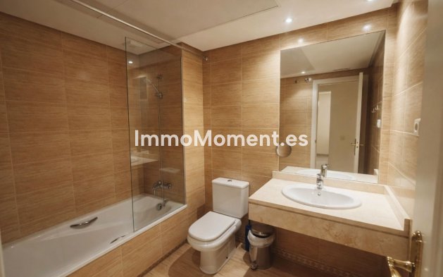 Resale - Apartment - Marbella - Nueva Andalucía