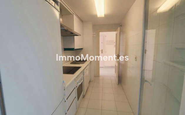 Resale - Apartment - Marbella - Nueva Andalucía