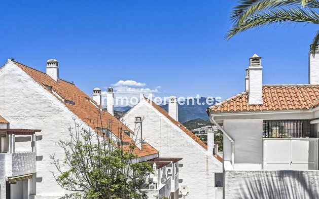 Resale - Apartment - Marbella - Nueva Andalucía