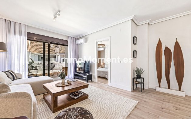 Resale - Apartment - Marbella - Nueva Andalucía
