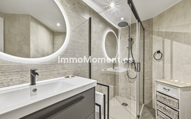 Resale - Apartment - Marbella - Nueva Andalucía