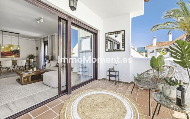 Resale - Apartment - Marbella - Nueva Andalucía