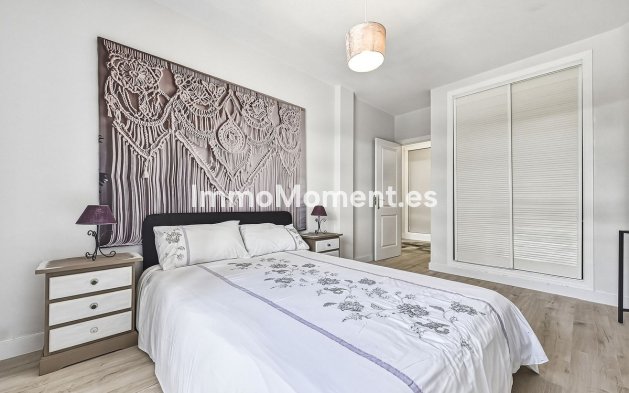 Resale - Apartment - Marbella - Nueva Andalucía