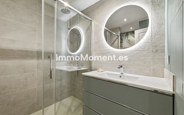 Resale - Apartment - Marbella - Nueva Andalucía