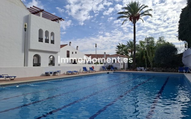 Resale - Apartment - Marbella - Nueva Andalucía