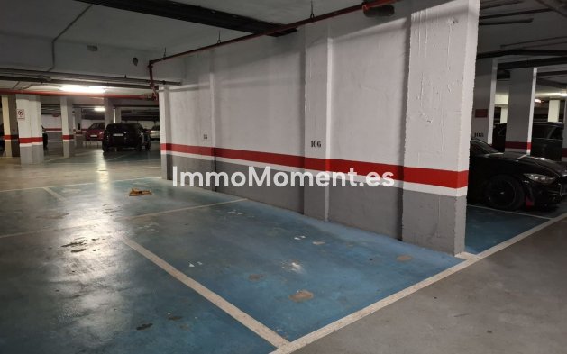 Resale - Apartment - Marbella - Nueva Andalucía