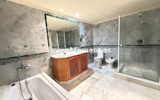 Resale - Apartment - Benahavís - Monte Halcones