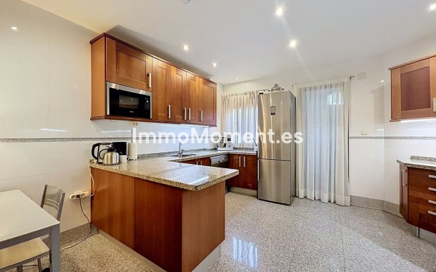 Resale - Apartment - Estepona - Costalita