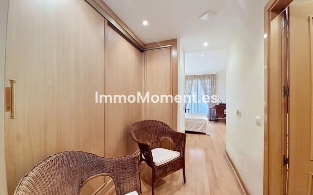 Resale - Apartment - Estepona - Costalita