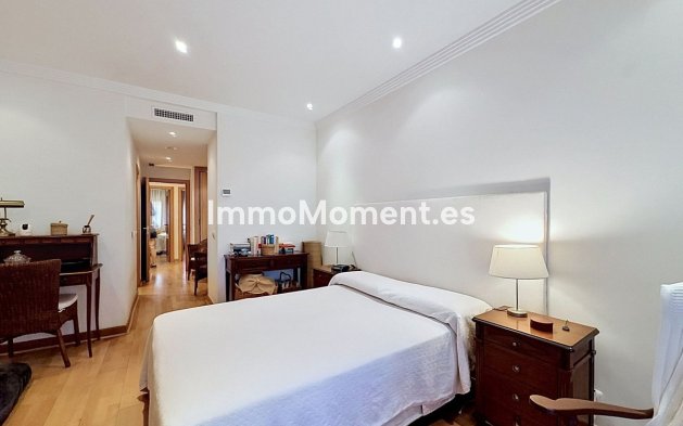 Resale - Apartment - Estepona - Costalita