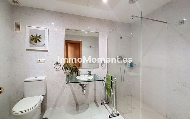 Resale - Apartment - Estepona - Costalita