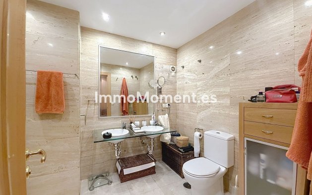 Resale - Apartment - Estepona - Costalita