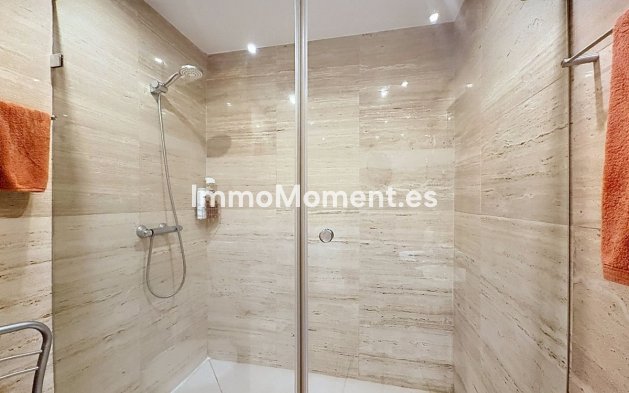 Resale - Apartment - Estepona - Costalita