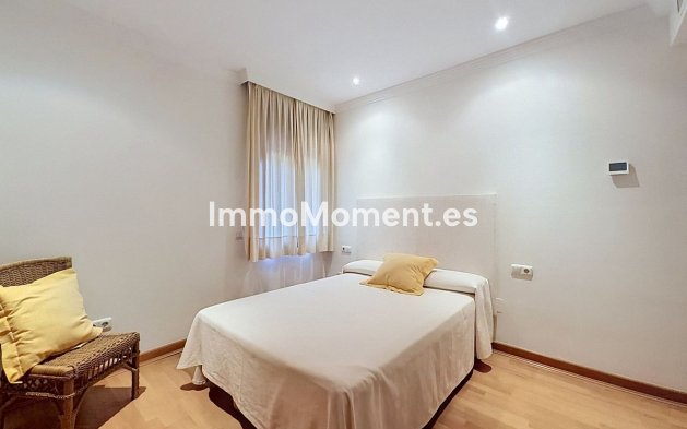 Resale - Apartment - Estepona - Costalita