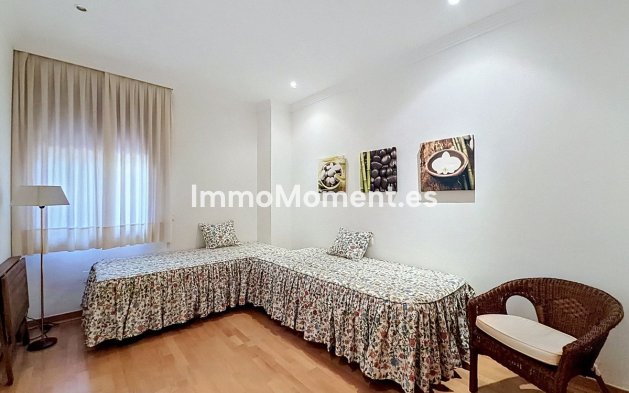 Resale - Apartment - Estepona - Costalita
