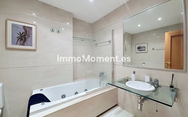 Resale - Apartment - Estepona - Costalita