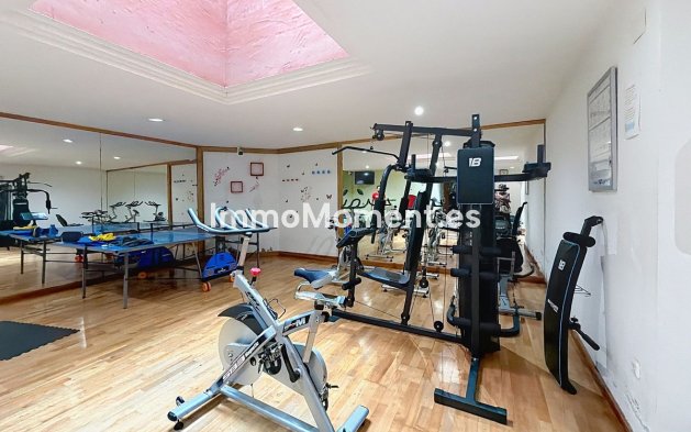 Resale - Apartment - Estepona - Costalita