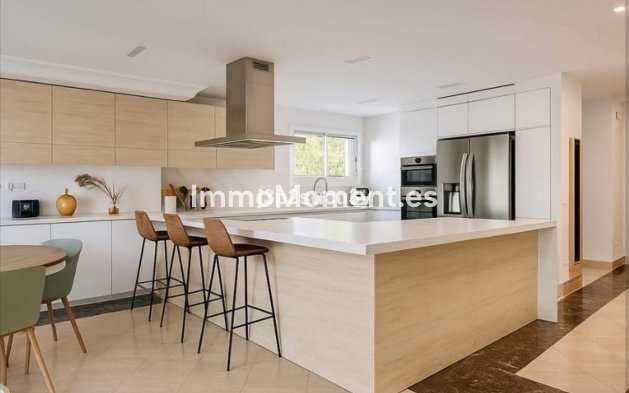 Resale - Detached villa - Estepona - Selwo