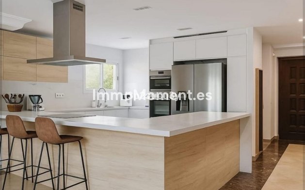 Resale - Detached villa - Estepona - Selwo