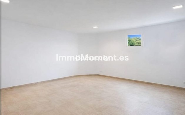 Resale - Detached villa - Estepona - Selwo