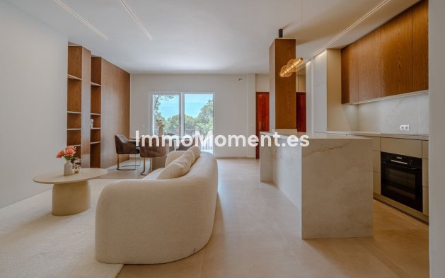 Resale - Apartment - Marbella - Nueva Andalucía