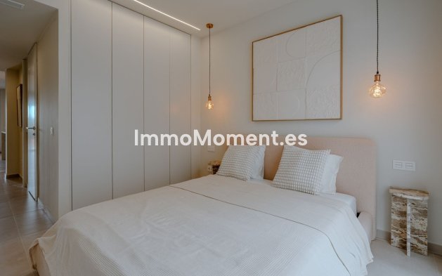 Resale - Apartment - Marbella - Nueva Andalucía