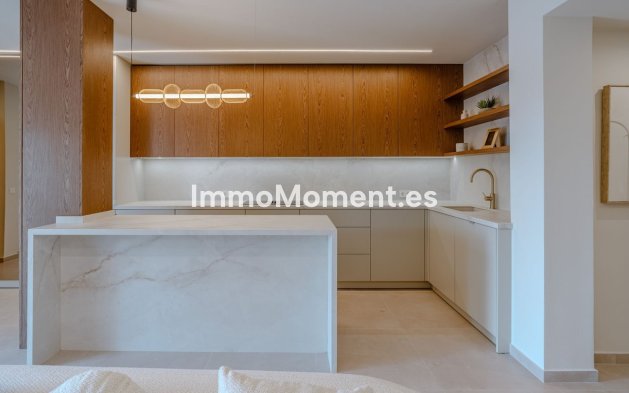 Resale - Apartment - Marbella - Nueva Andalucía