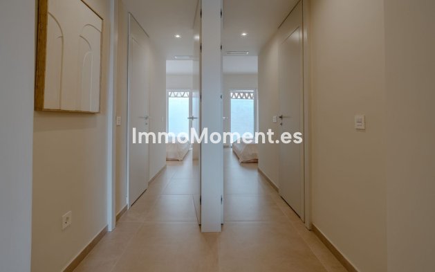 Resale - Apartment - Marbella - Nueva Andalucía