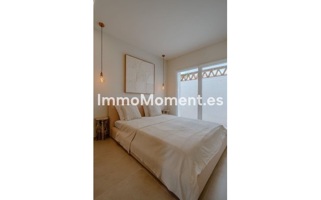 Resale - Apartment - Marbella - Nueva Andalucía