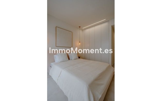 Resale - Apartment - Marbella - Nueva Andalucía