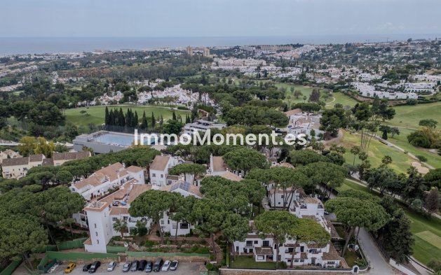 Resale - Apartment - Marbella - Nueva Andalucía