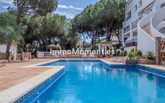 Resale - Apartment - Marbella - Nueva Andalucía