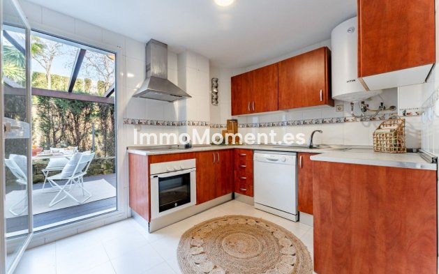 Resale - Apartment - Estepona - Estepona Centro
