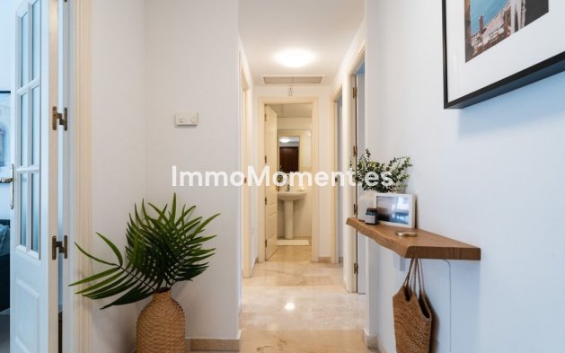 Resale - Apartment - Estepona - Estepona Centro