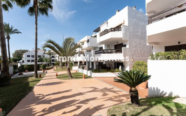 Resale - Apartment - Estepona - Estepona Centro