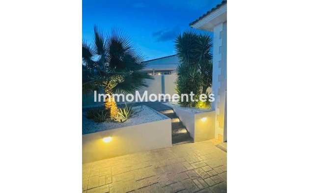 Resale - Detached villa - Alfaz del Pi - L'Alfás del Pi Centro