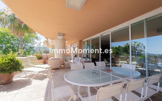 Resale - Apartment - Marbella - Nueva Andalucía
