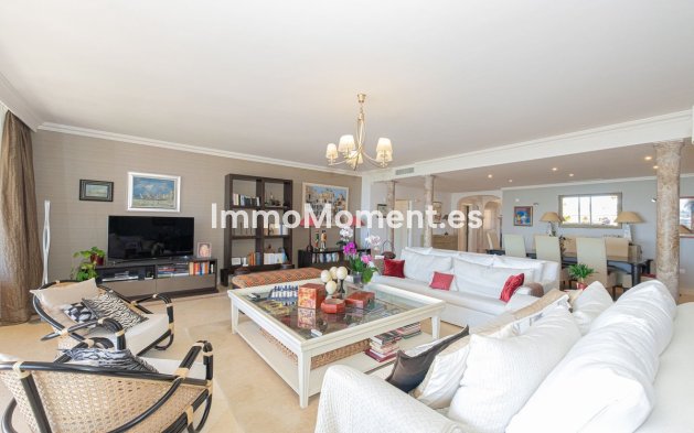 Resale - Apartment - Marbella - Nueva Andalucía