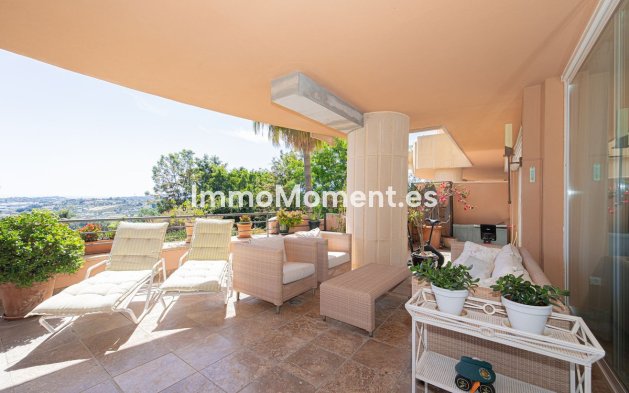 Resale - Apartment - Marbella - Nueva Andalucía